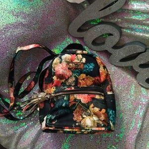 ❤bebe Melissa floral Backpack❤